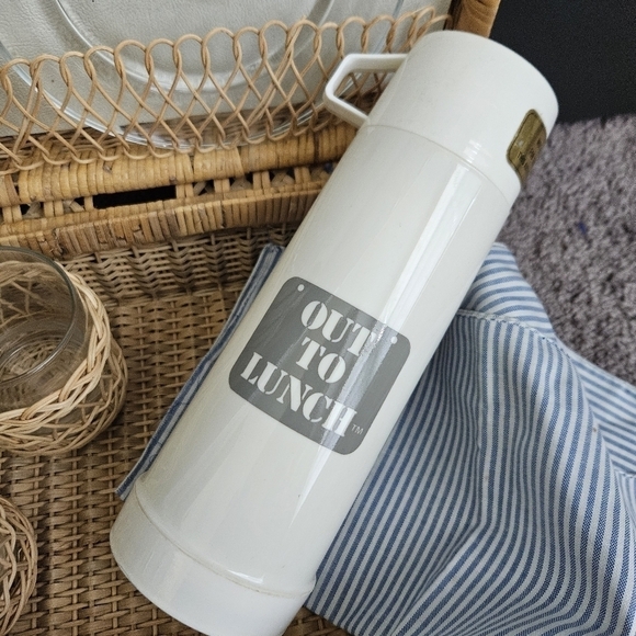 Vintage "Out to Lunch" Wicker Picnic Basket - Picture 5 of 10